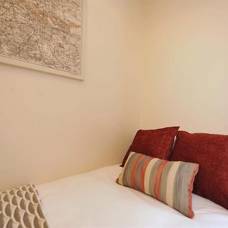 Gail'S Guest House Барри Номер фото
