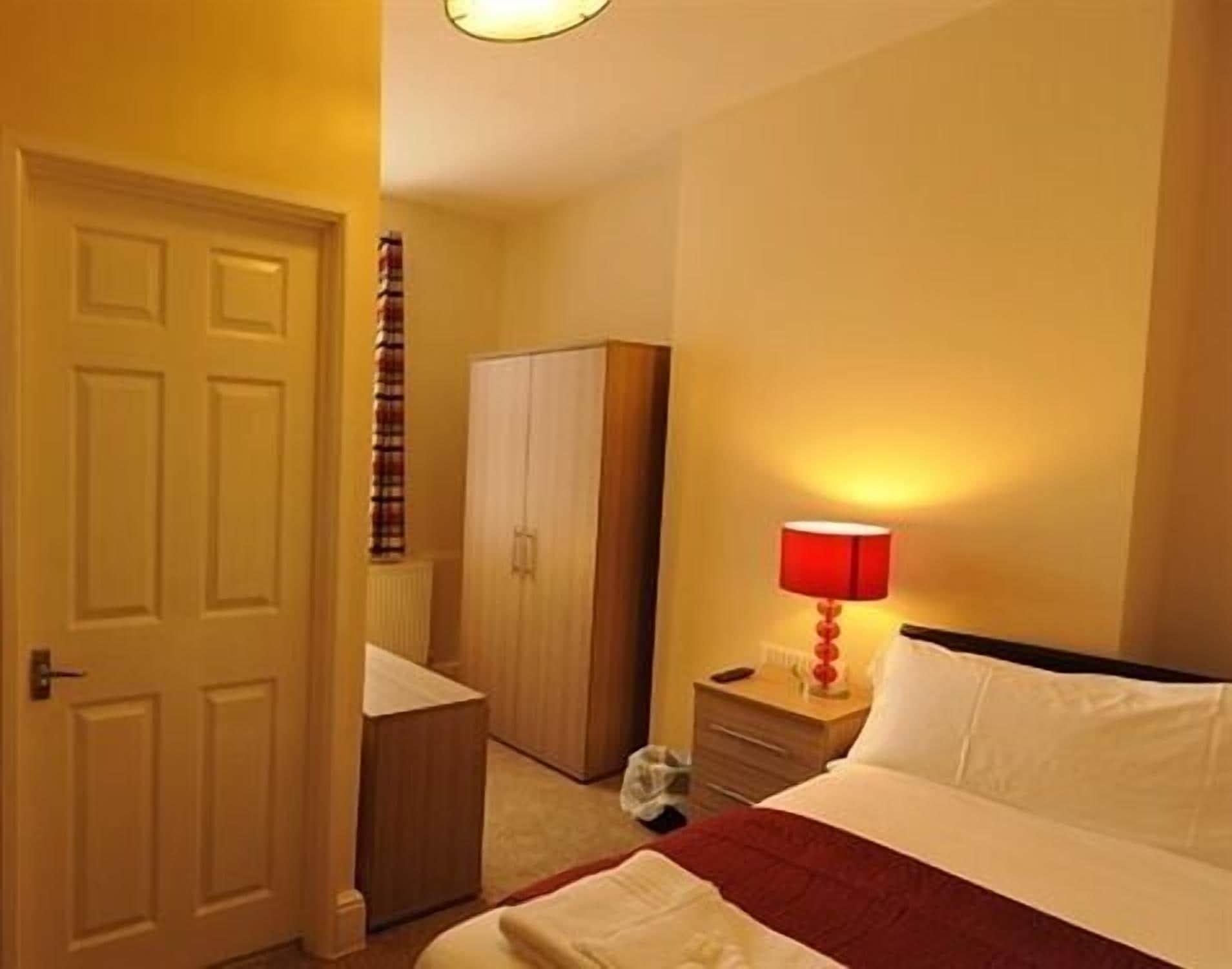 Gail'S Guest House Барри Экстерьер фото