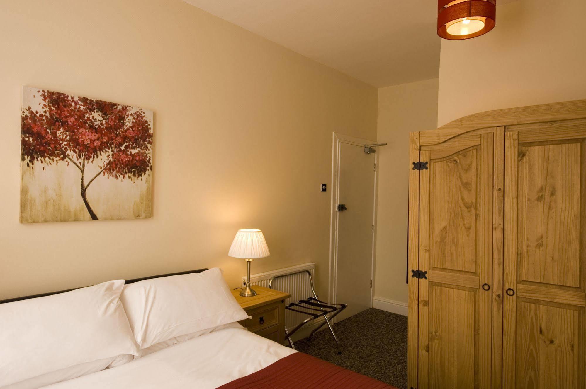 Gail'S Guest House Барри Экстерьер фото